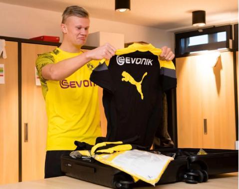 每体：德容未能参与赛前集中，能否出战本轮联赛成疑（每体：德容未随队参加赛前集合，出战本轮联赛存疑）