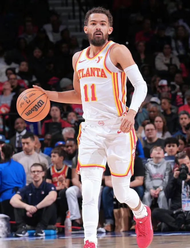 体育精神，霍伊伦祝贺麦克托米奈和苏格兰晋级世界杯（霍伊伦致贺麦克托米奈与苏格兰晋级世界杯，诠释体育精神）