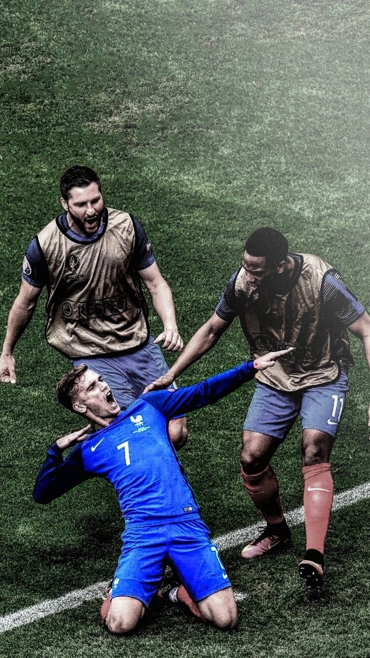 本泽马：不想踢世界杯是假话；齐祖若执教法国我祝他一切顺利（本泽马否认不想踢世界杯传闻；称若齐达内执掌法国队将送上祝福）