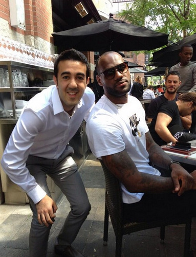 国米0比1利物浦遭欧冠两连败，VAR判点致胜（VAR判罚点球成关键，国米0-1不敌利物浦遭欧冠两连败）