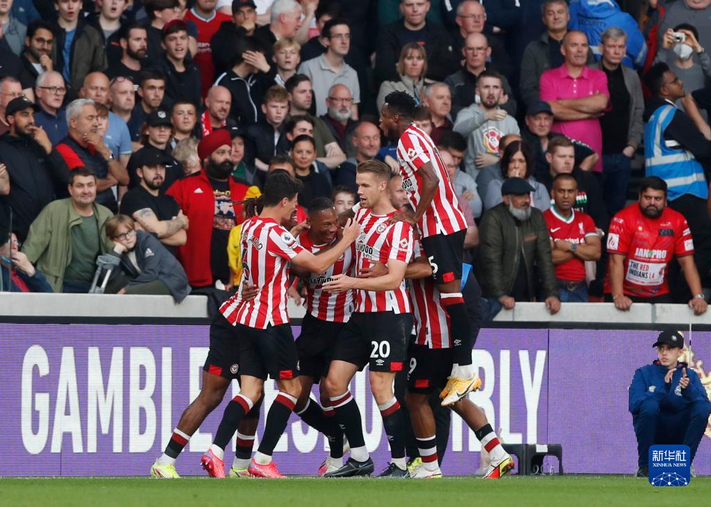 喀麦隆非洲杯大名单：姆伯莫领衔，巴索戈在列，奥纳纳无缘（喀麦隆非洲杯名单官宣：姆伯莫压阵，巴索戈入选，奥纳纳落选）