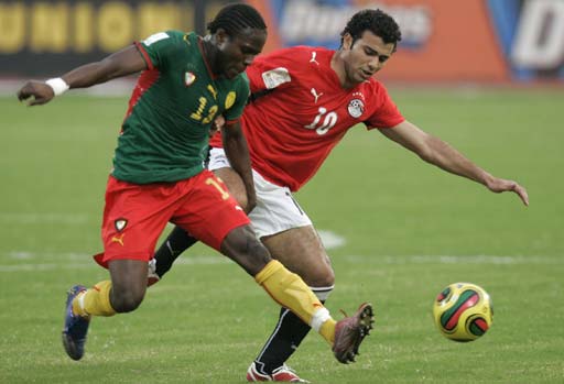 成都蓉城教练组现场观战中韩战，徐正源、金亨镒在场（成都蓉城教练组到场观战中韩大战，徐正源与金亨镒现身）