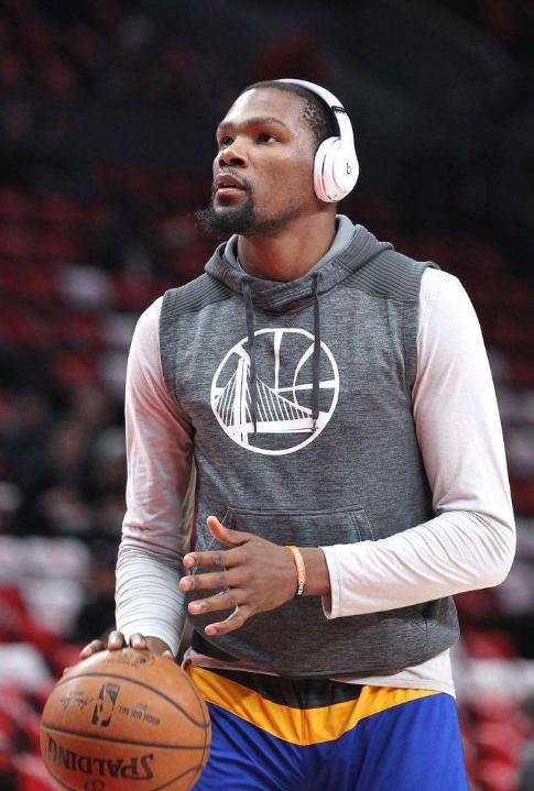 官方：恰尔汗奥卢手腕受伤退出土耳其大名单，不会出战西班牙（土耳其队官宣：恰尔汗奥卢手腕受伤退队，缺席与西班牙之战）