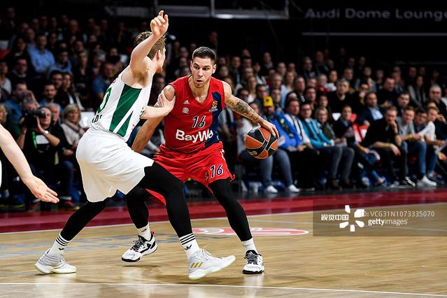 6场6球7助！官方：梅西当选2025赛季美职联季后赛MVP（官方宣布：梅西荣膺2025美职联季后赛MVP，6战6球7助攻）